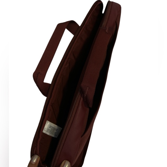Incase 15*11” Laptop shoulder bag - Burgundy - Picture 6 of 11